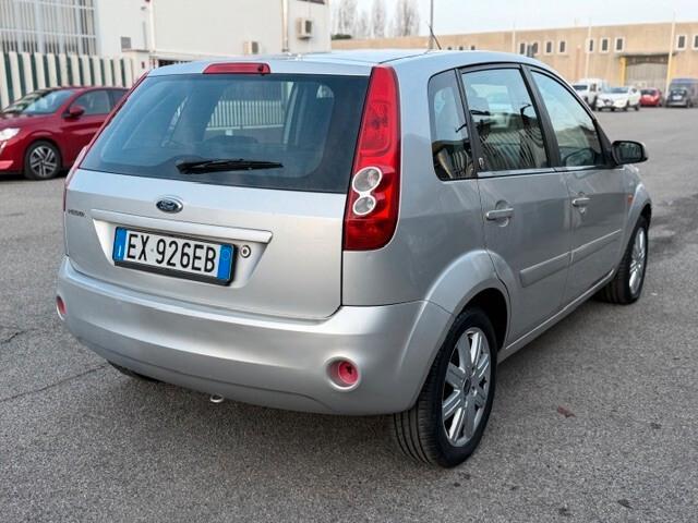 Ford Fiesta 1.4 16V 5p. Ghia Euro 4 adatta a neopatentati