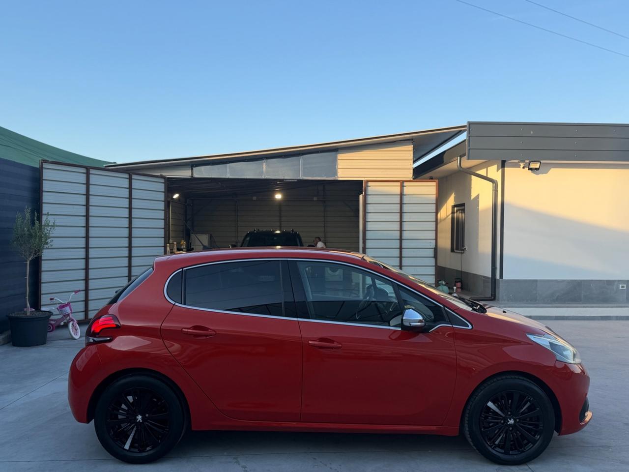 Peugeot 208 BlueHDi 75 5 porte Allure