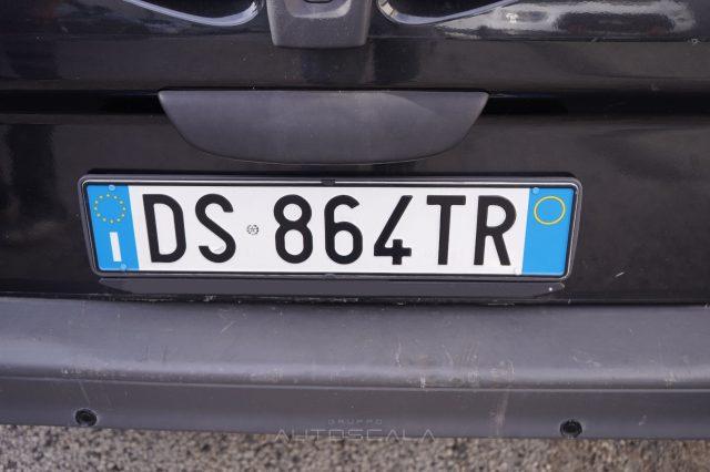 RENAULT Trafic T27 2.5 dCi 150cv PC-TN Passenger