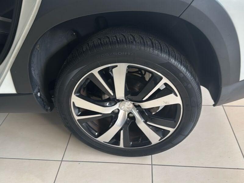 Peugeot 2008 BlueHDi 120 S&S Allure