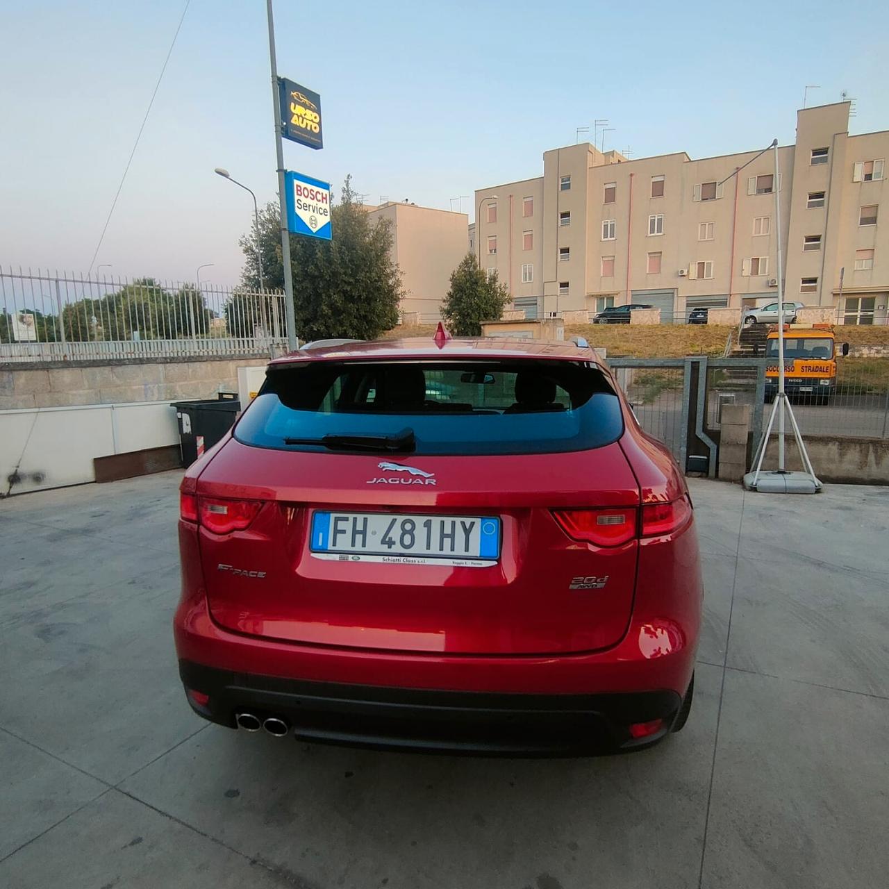 Jaguar F-Pace 2.0 D 180 CV AWD aut. Prestige
