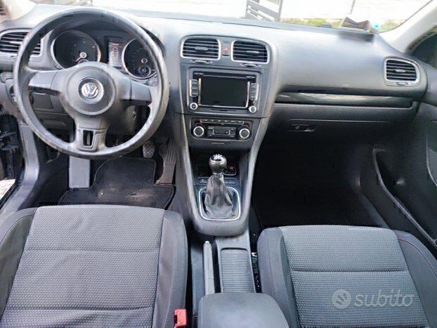 Volkswagen Golf 1.6 cinghia e tagliando e gomme nuovi