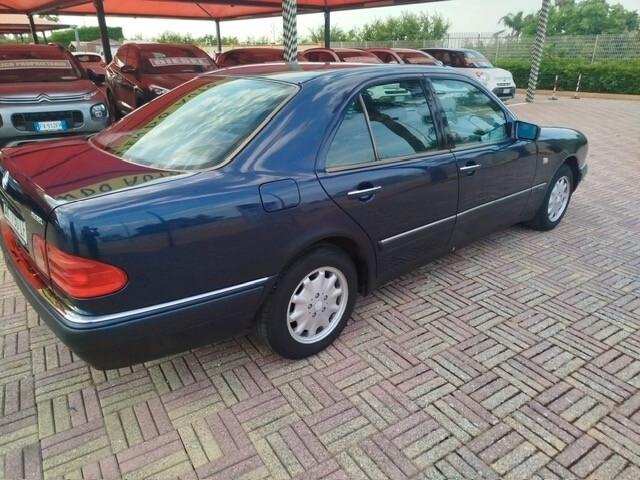 Mercedes-benz E 250 diesel cat Avantgarde