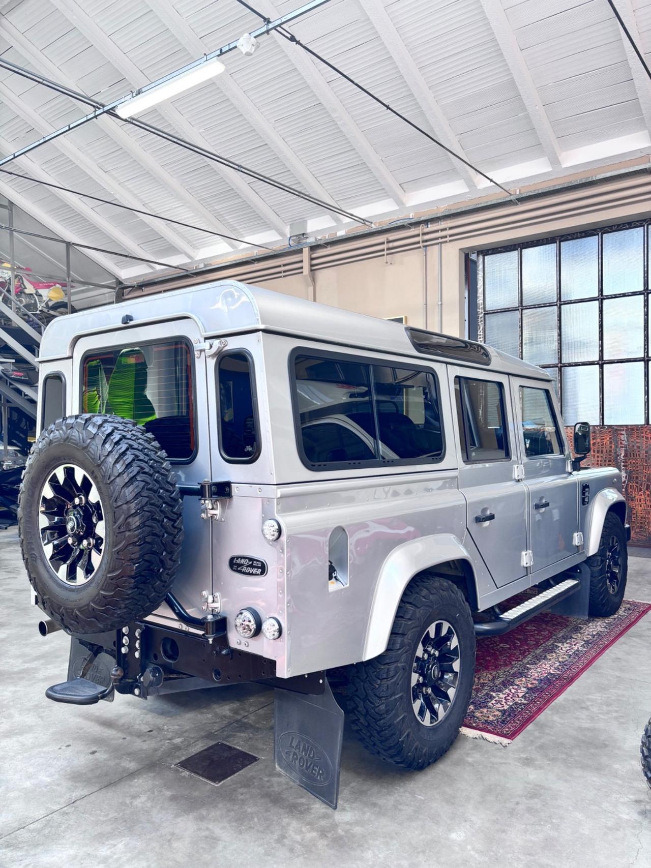 Land Rover Defender 110 2.2 TD4 Station Wagon SE N1