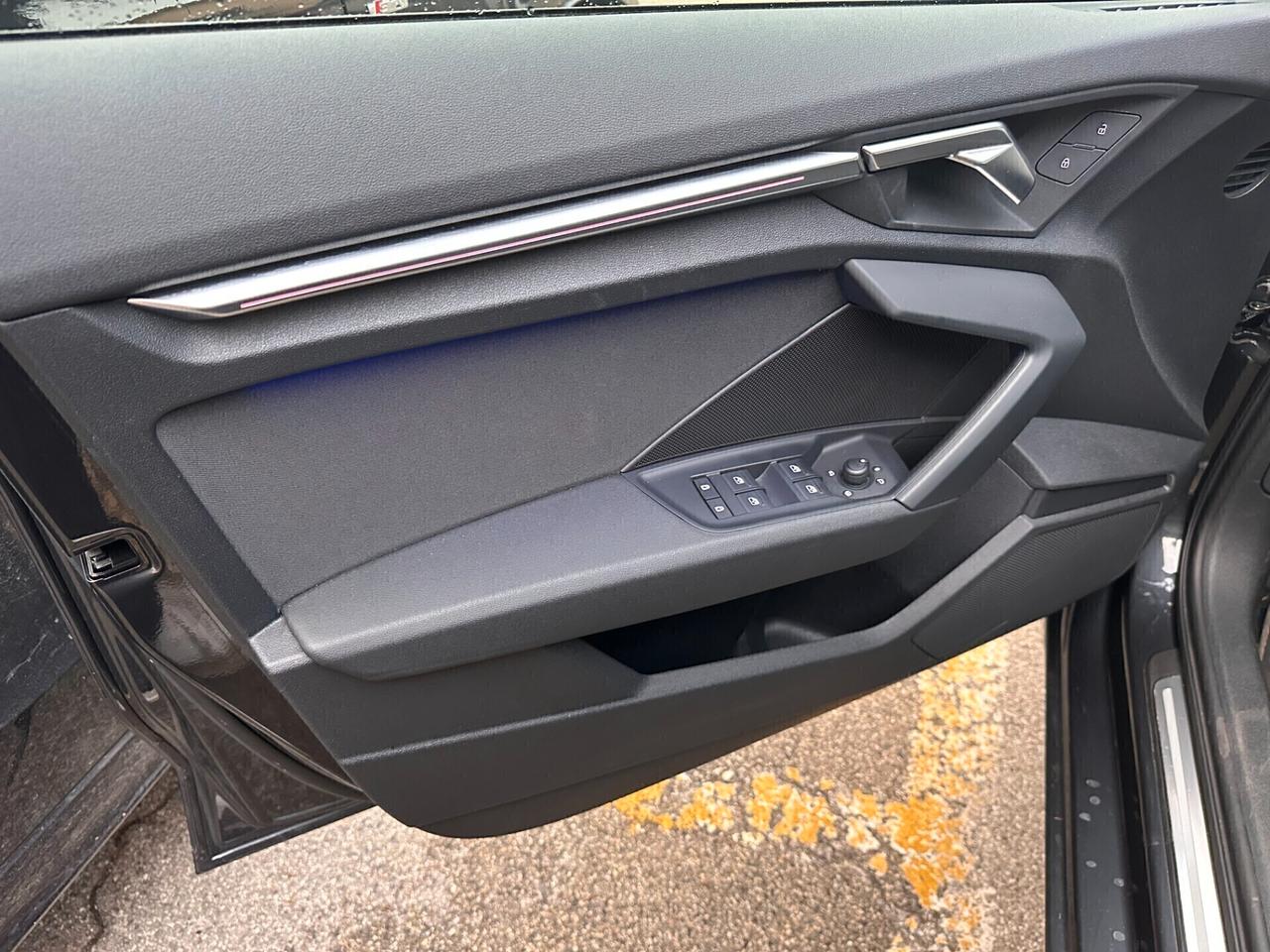 Audi A3 SPORTBACK 35 TDI S tronic FARI MATRIX _PANORAMA_LED AMBIENT_R18_BLACK PACK