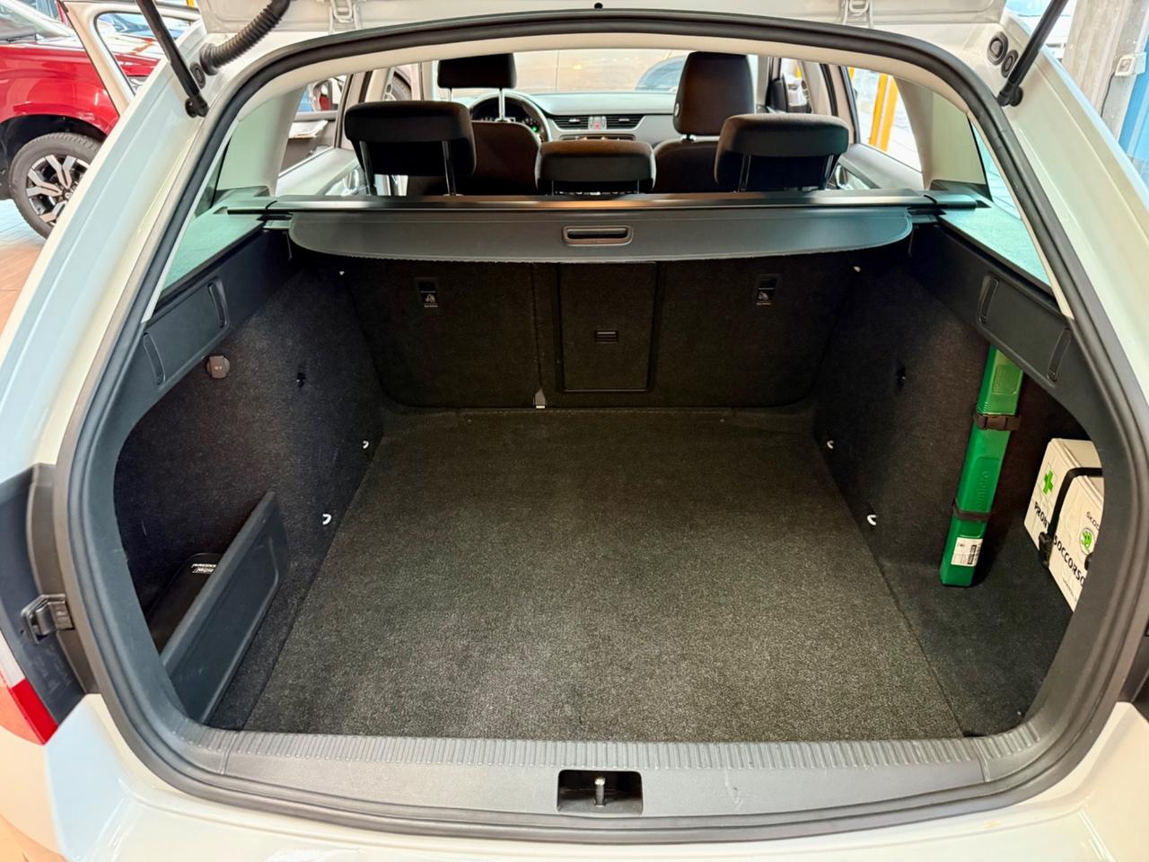 Skoda Octavia SW 1.6 TDI 110cv E6 IVA ESP.