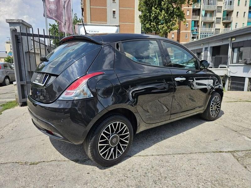 Lancia Ypsilon 1.0 FireFly 70cv Hybrid Alberta Ferretti