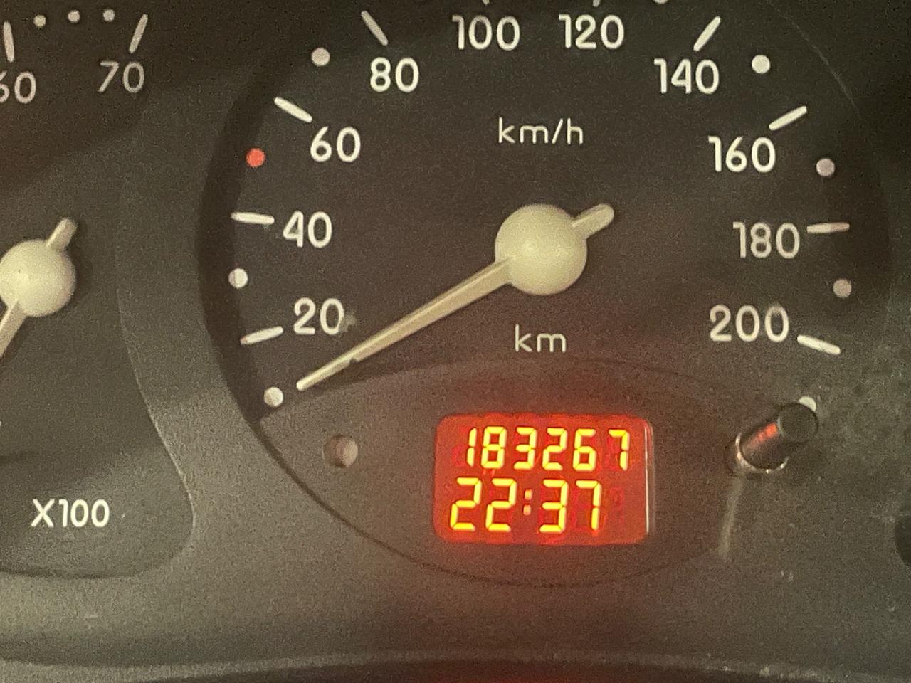 RENAULT CLIO 1.1 BENZINA NEOPATENTATI 183.000 KM ANNO 99.
