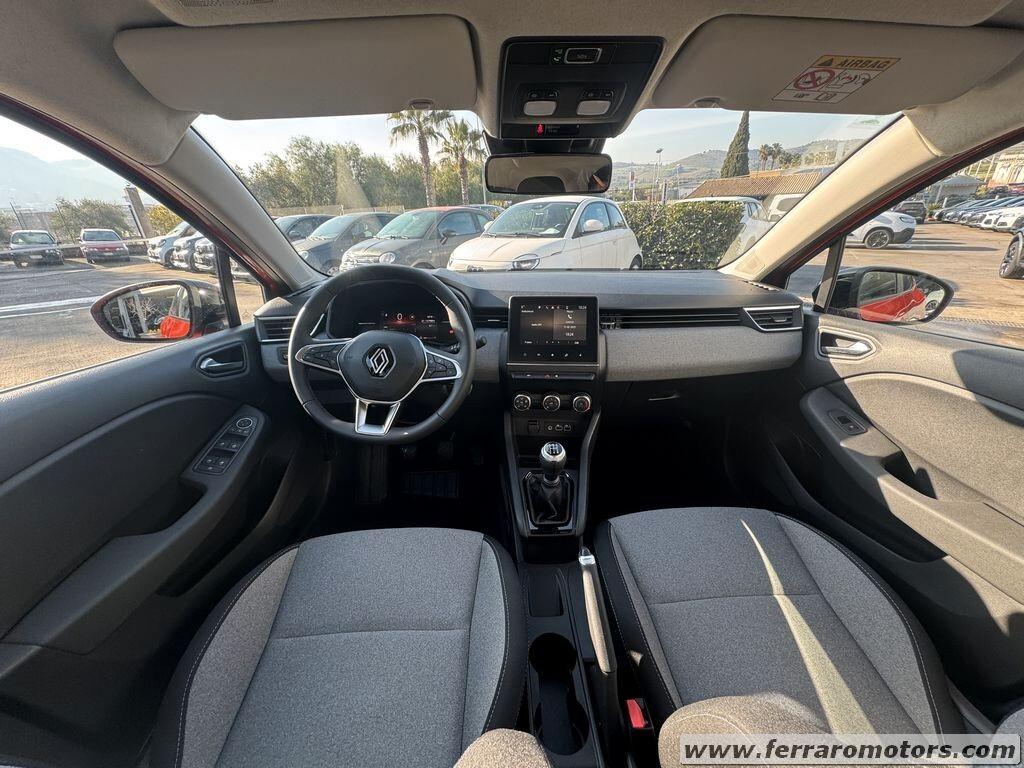 Renault Clio SCe 65 CV neo patentati a soli 179 euro al mese