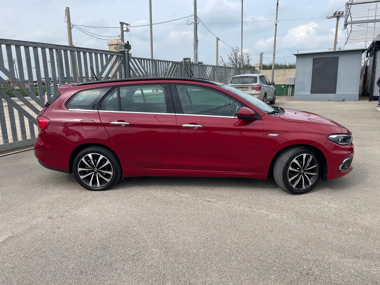 Fiat Tipo 1.3 Mjt 95CV SW Lounge-NAVIGATORE-RETROCAMERA