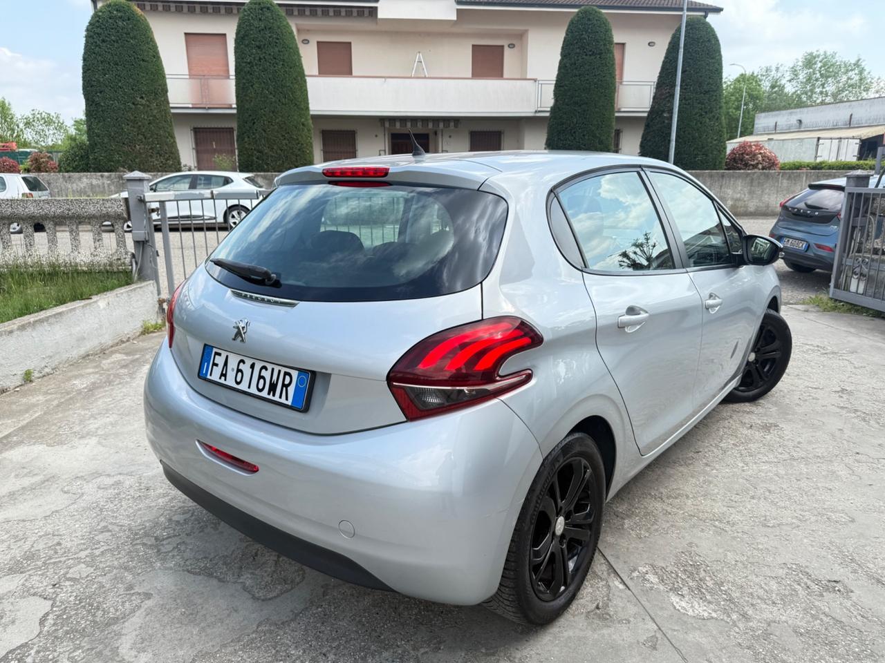 Peugeot 208 1.4 HDi 68 CV Led unico prop. 2015