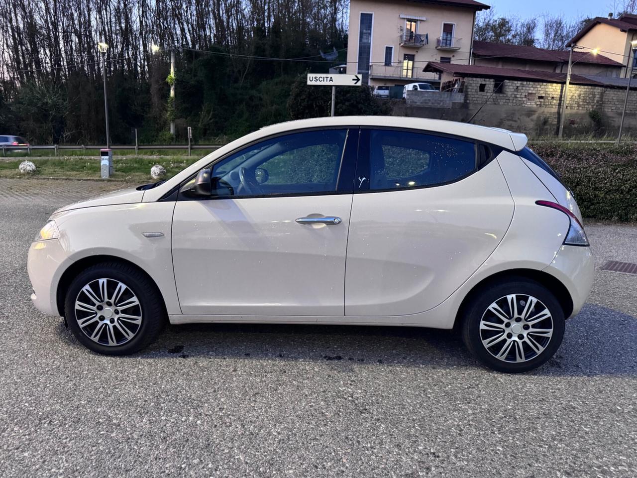 Lancia Ypsilon 1.2 69 CV Silver Solo 58.750 km Ideale Neopatentati