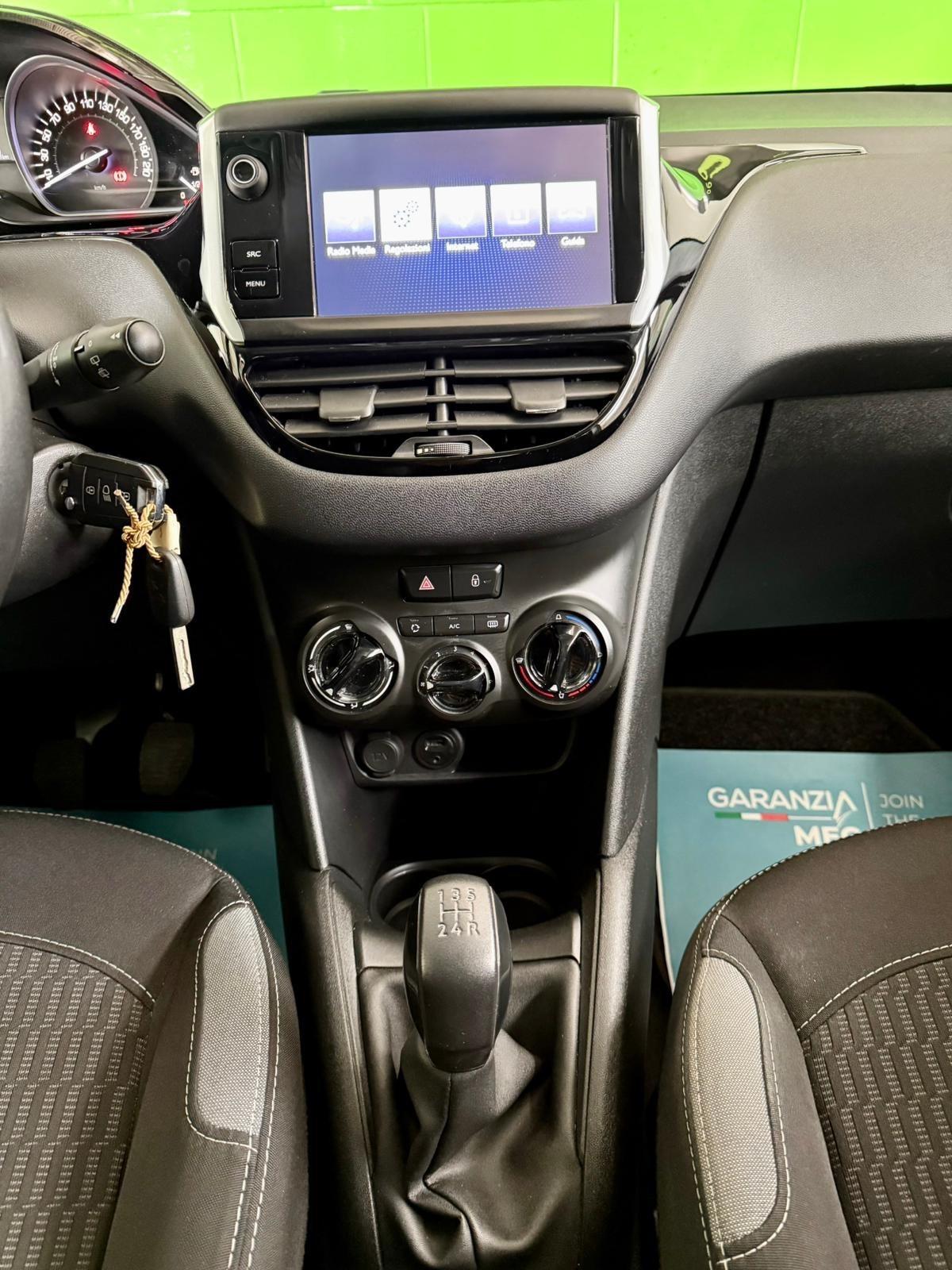 Peugeot 208 PureTech 82CV E6 Allure 5P