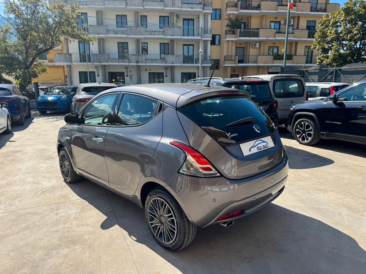 Lancia Ypsilon hybrid Gold