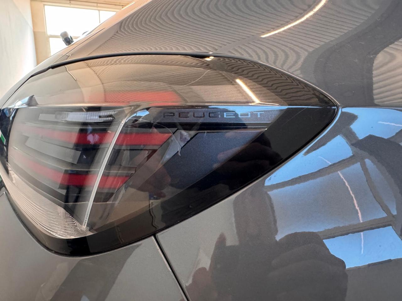 Peugeot 208 Hybrid 110 e-DCS6 Allure