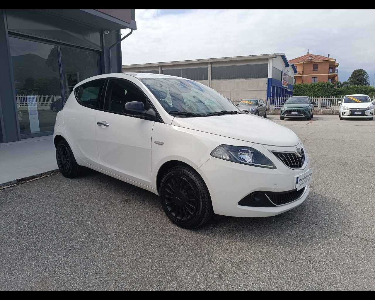 LANCIA Ypsilon III 2021 - Ypsilon 1.0 firefly hybrid Silver s&s 70cv