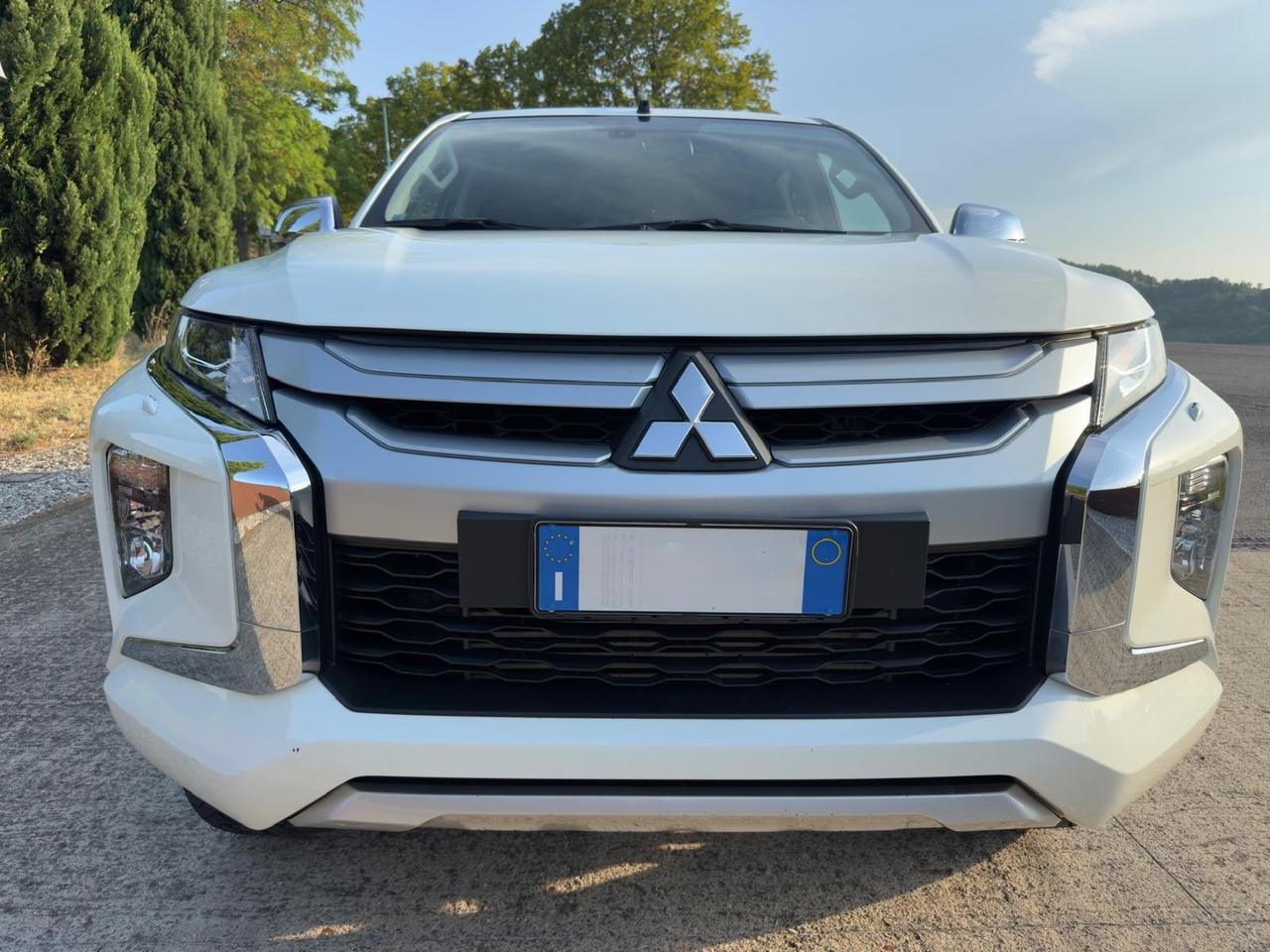 Mitsubishi L200 2.3 D Doub.Cab 4x4 Sup.Select P2.Intouch Diamond aut.