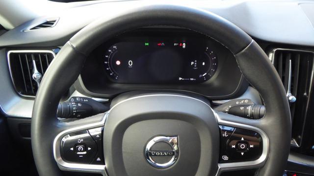 VOLVO XC60 B4 (d) AWD automatico Plus Dark