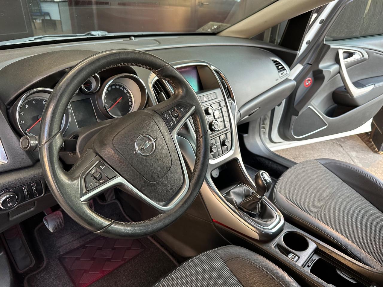 Opel Astra 1.4 Turbo 140CV 5 porte Cosmo