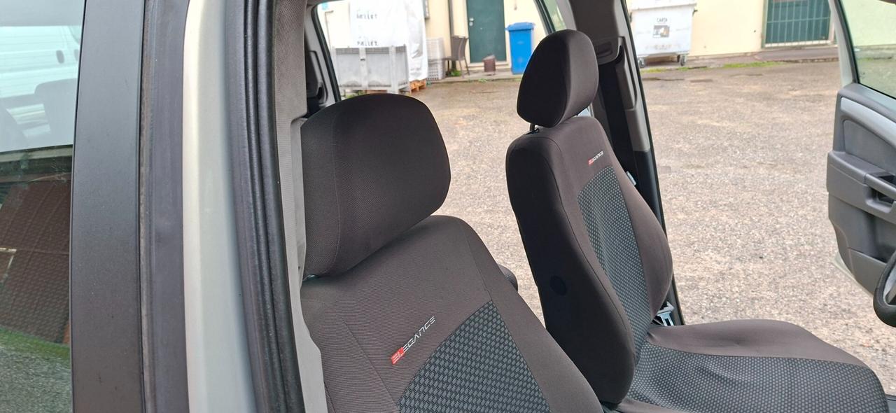 Opel Zafira 1.6 CON IMPIANTO A METANO 7 POSTI