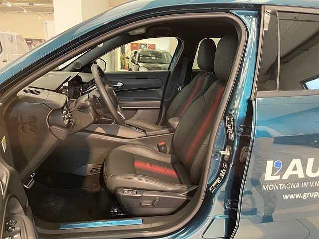 Alfa Romeo Junior 1.2 136 CV Hybrid eDCT6