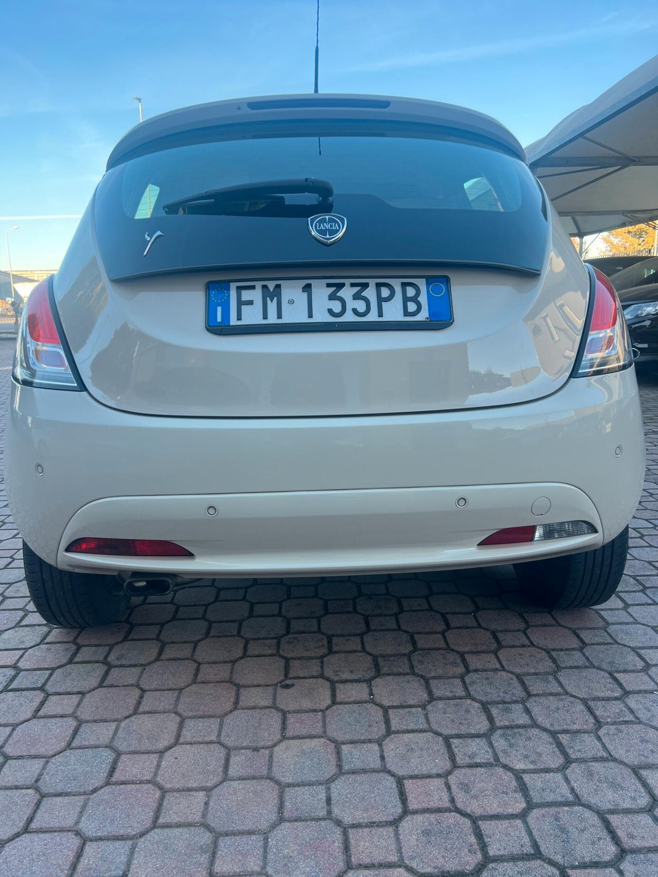 Lancia Ypsilon 1.2 69 CV 5 porte Gold