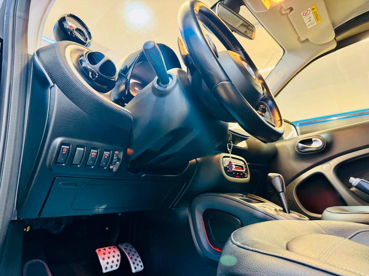 Smart ForTwo 90CV Brabus 0.9 Cabrio Autom / RetroCam Touch