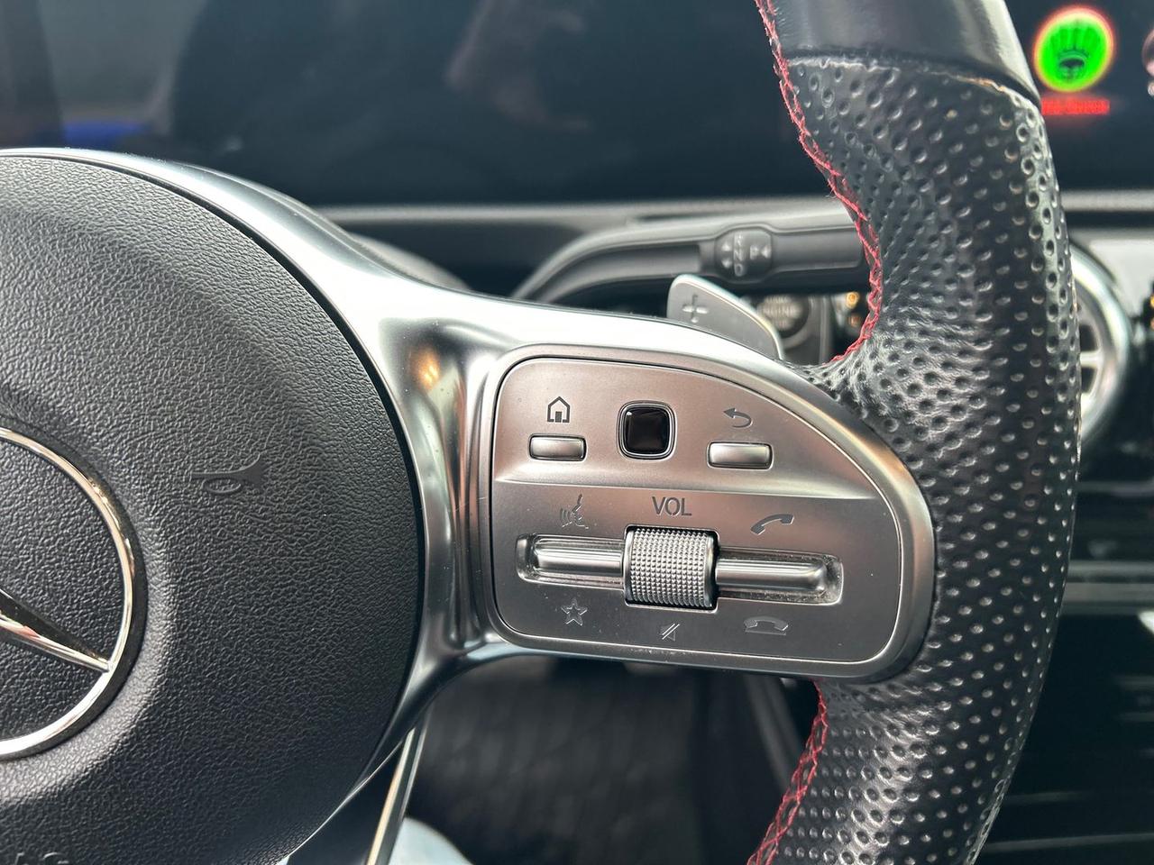 Mercedes-Benz CLA 200 Premium CLA 200 #8756