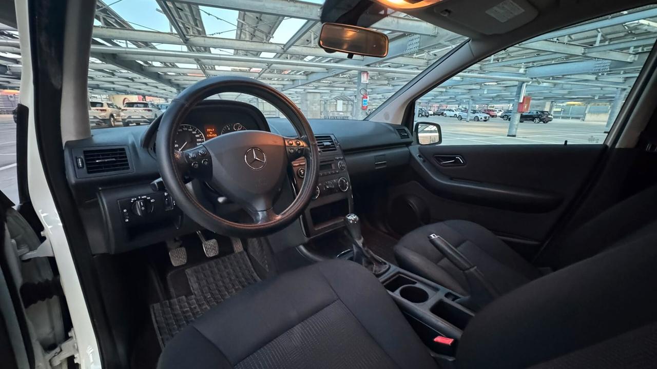 Mercedes-benz A 160 CDI BlueEFFICIENCY Executive