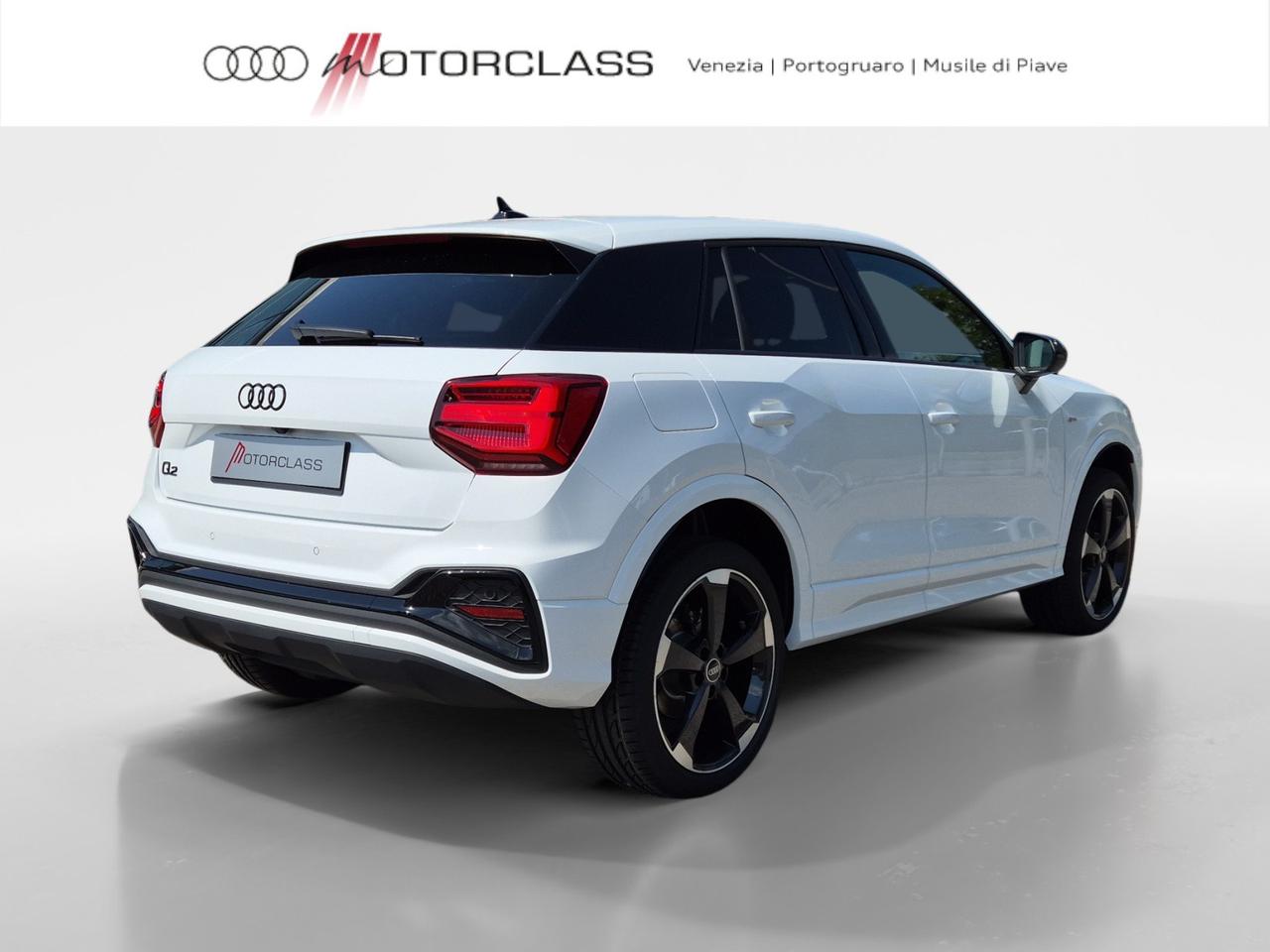 Audi Q2 35 1.5 tfsi identity black