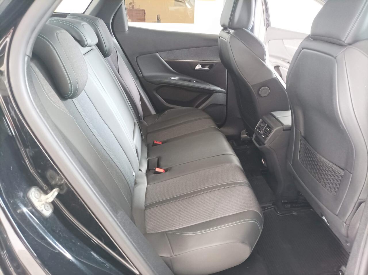 Peugeot 3008 BlueHDi 130 S&S Allure Pack 03/2021