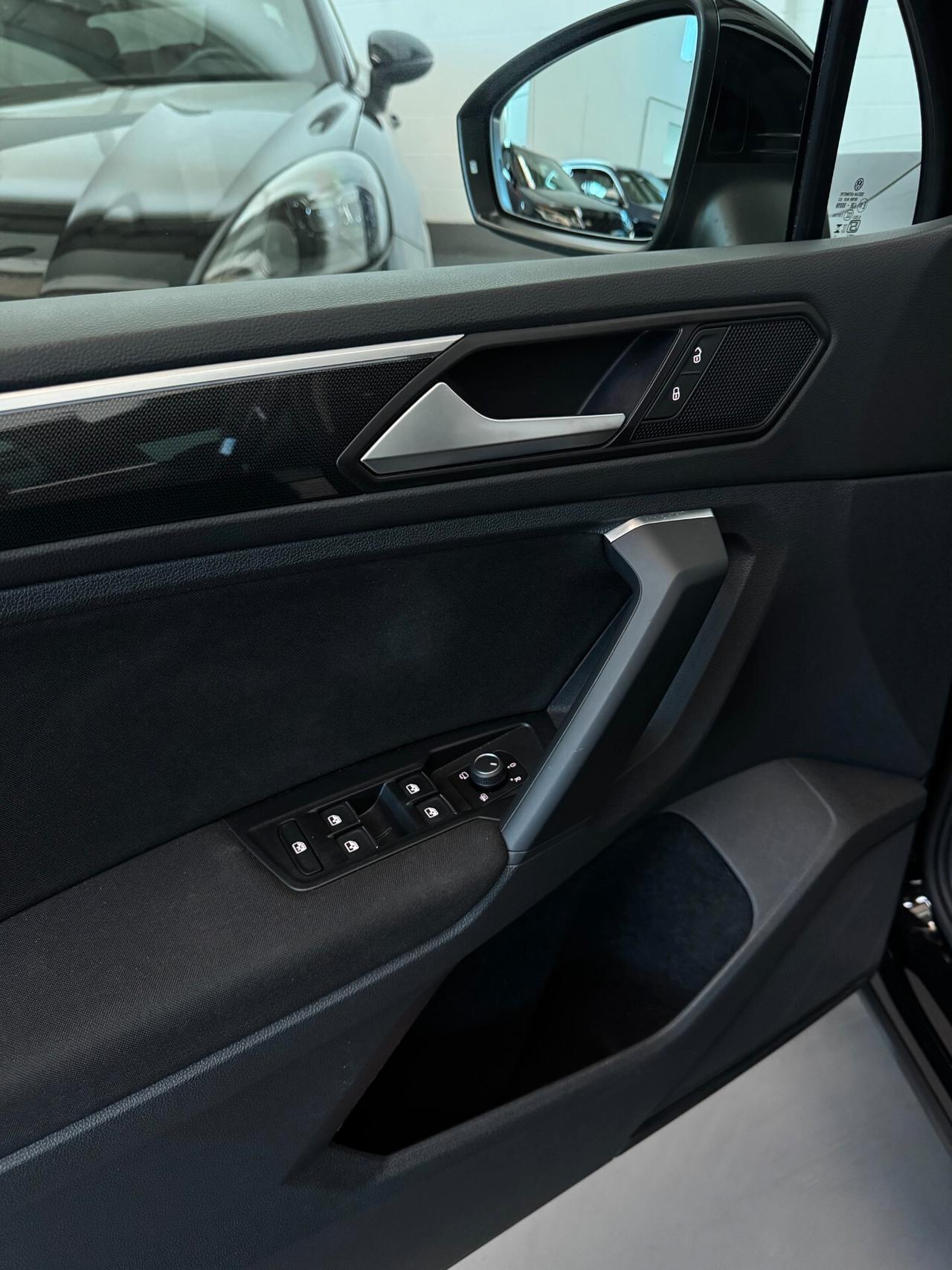 Volkswagen Tiguan TDI DSG 2.0cc 150cv Auto CarPlay Finanziabile