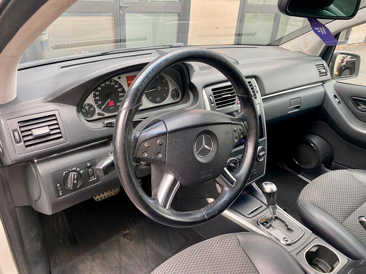 Mercedes-Benz B 180 AUTOMATICA -MANUTENZIONATA SEMPRE -AST PERDITEMPO