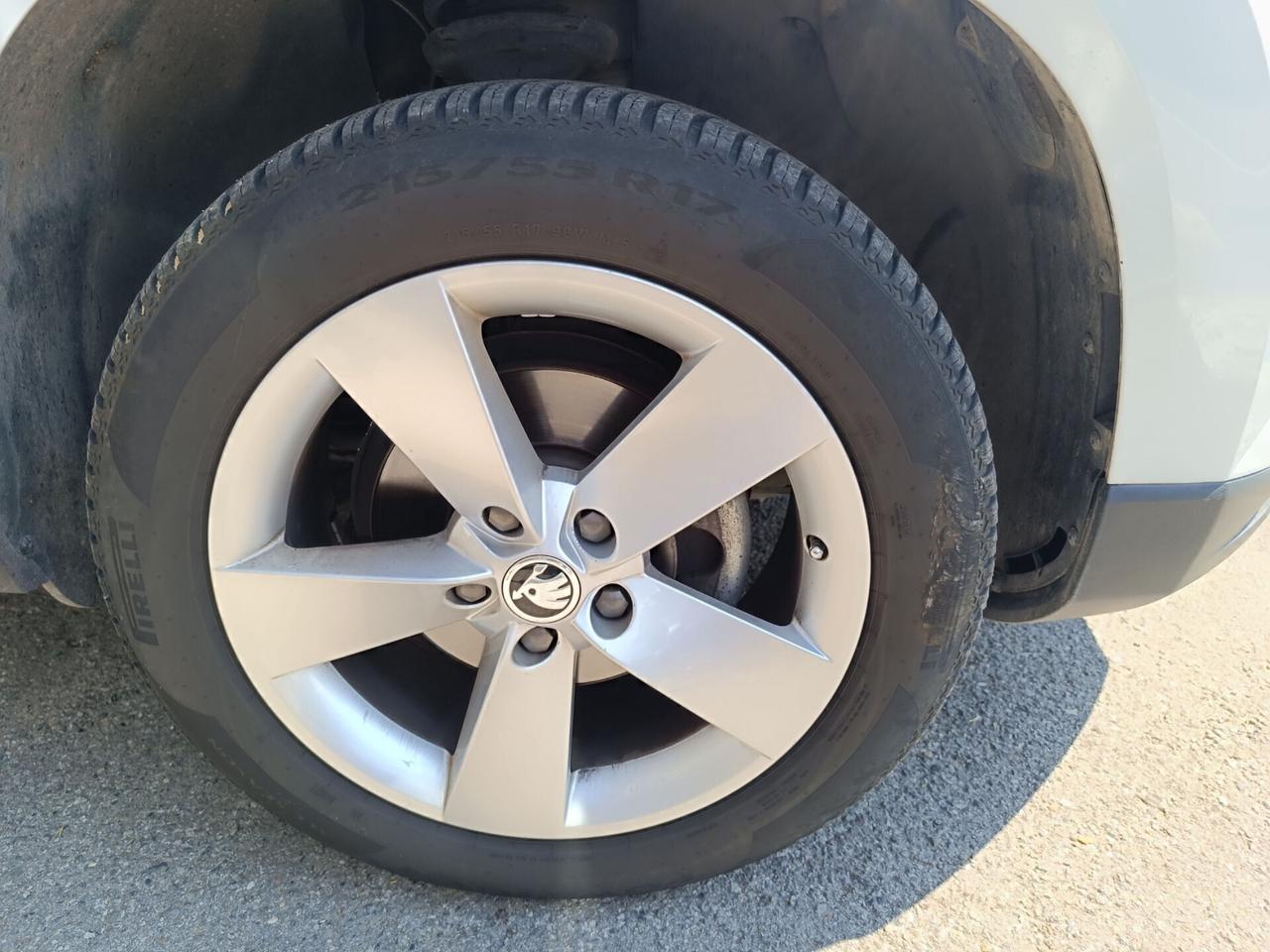 Skoda Karoq 1.6 TDI SCR DSG Executive NAVI, RETROCAMERA