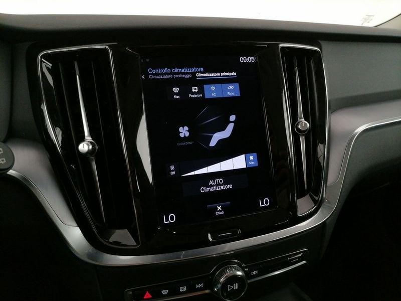 Volvo V60 2.0 b3 Momentum Business Pro auto 8m my21