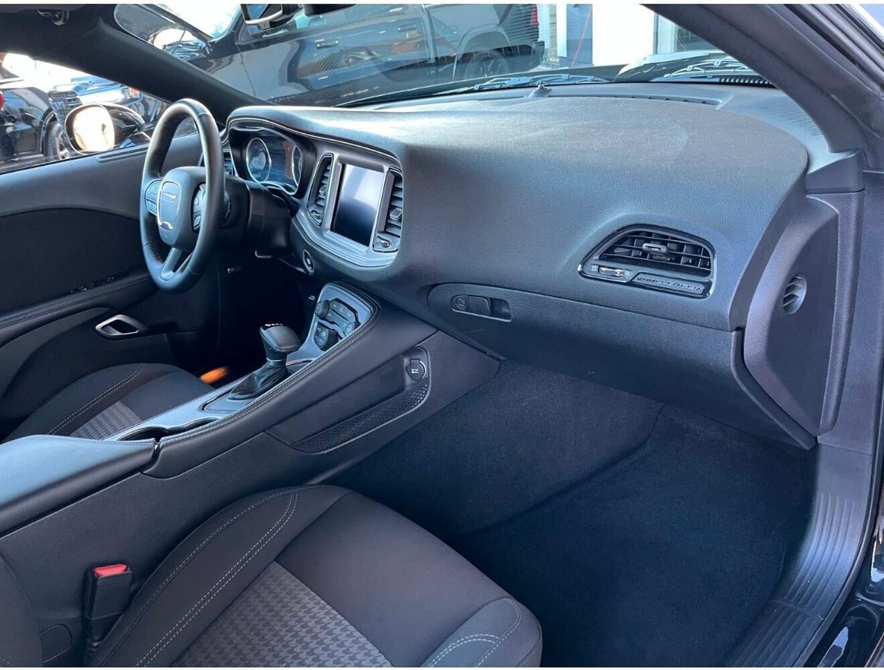 Dodge Challenger 3.6 sxt v6 Coupe C Automatico