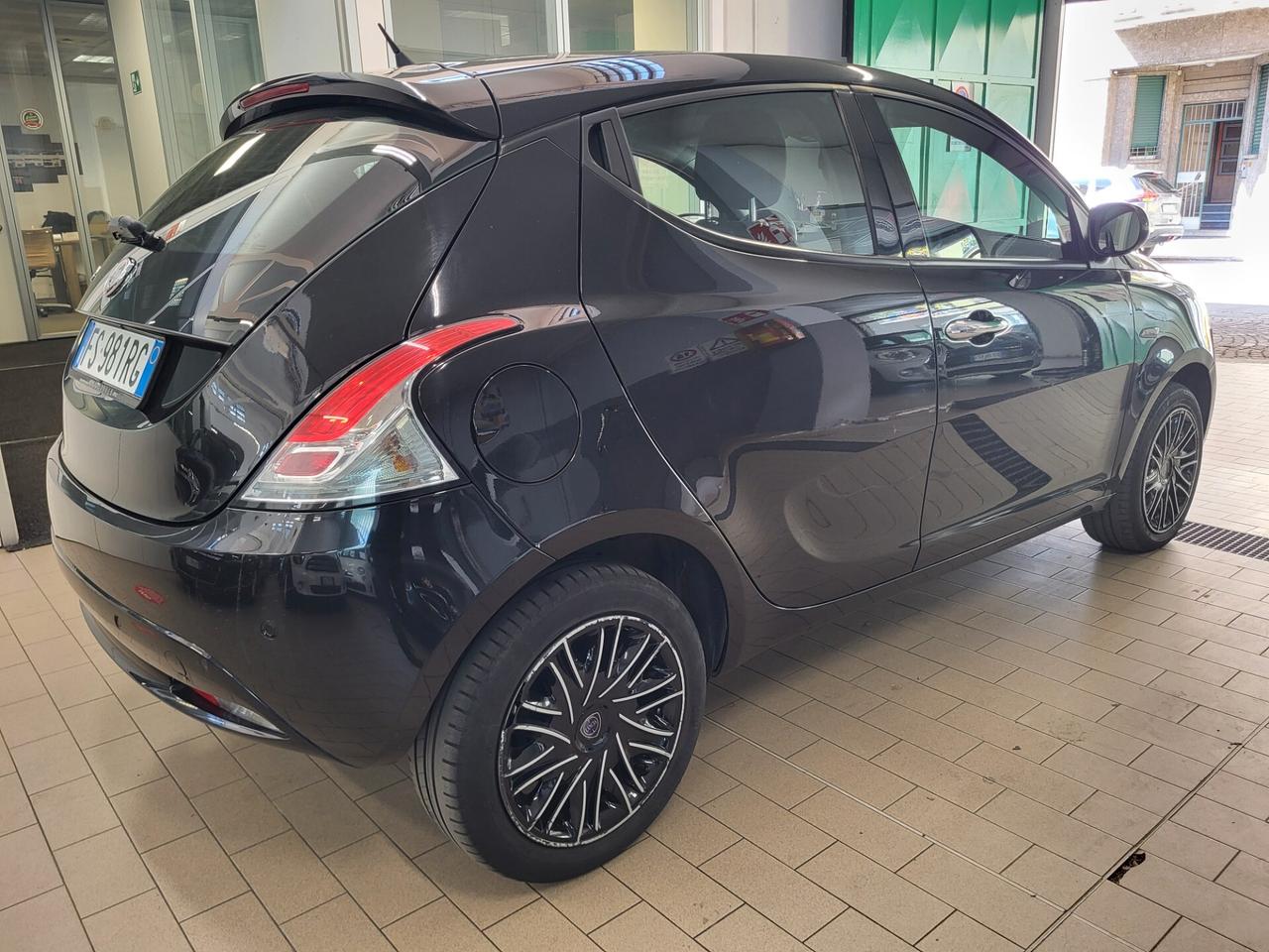 Lancia Ypsilon 1.2 69 CV 5 porte Platinum PREZZO REALE!!