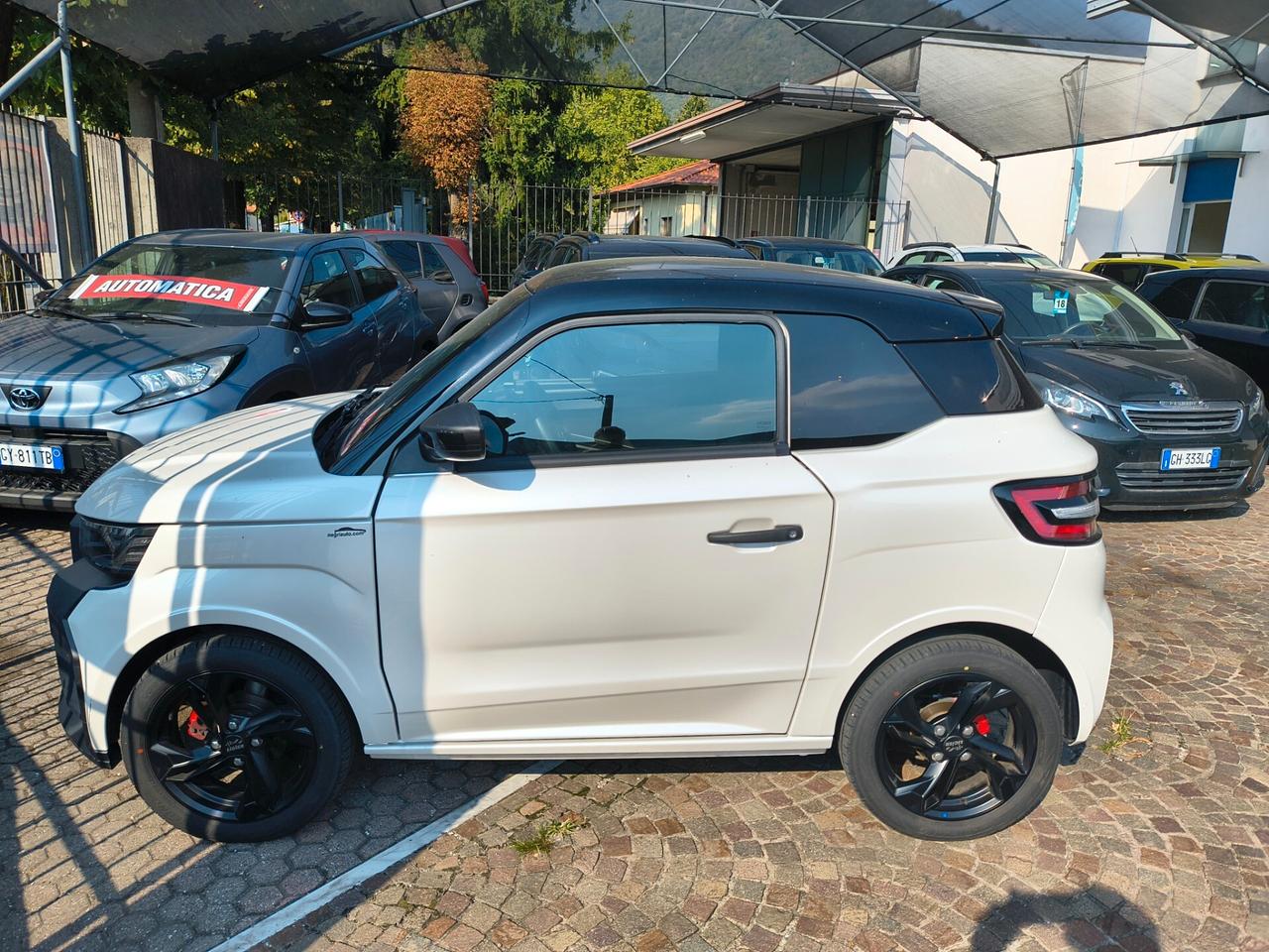 LIGIER JS50 elettrica Elite Confort L7 potenziata per patente B1 con servosterzo e clima