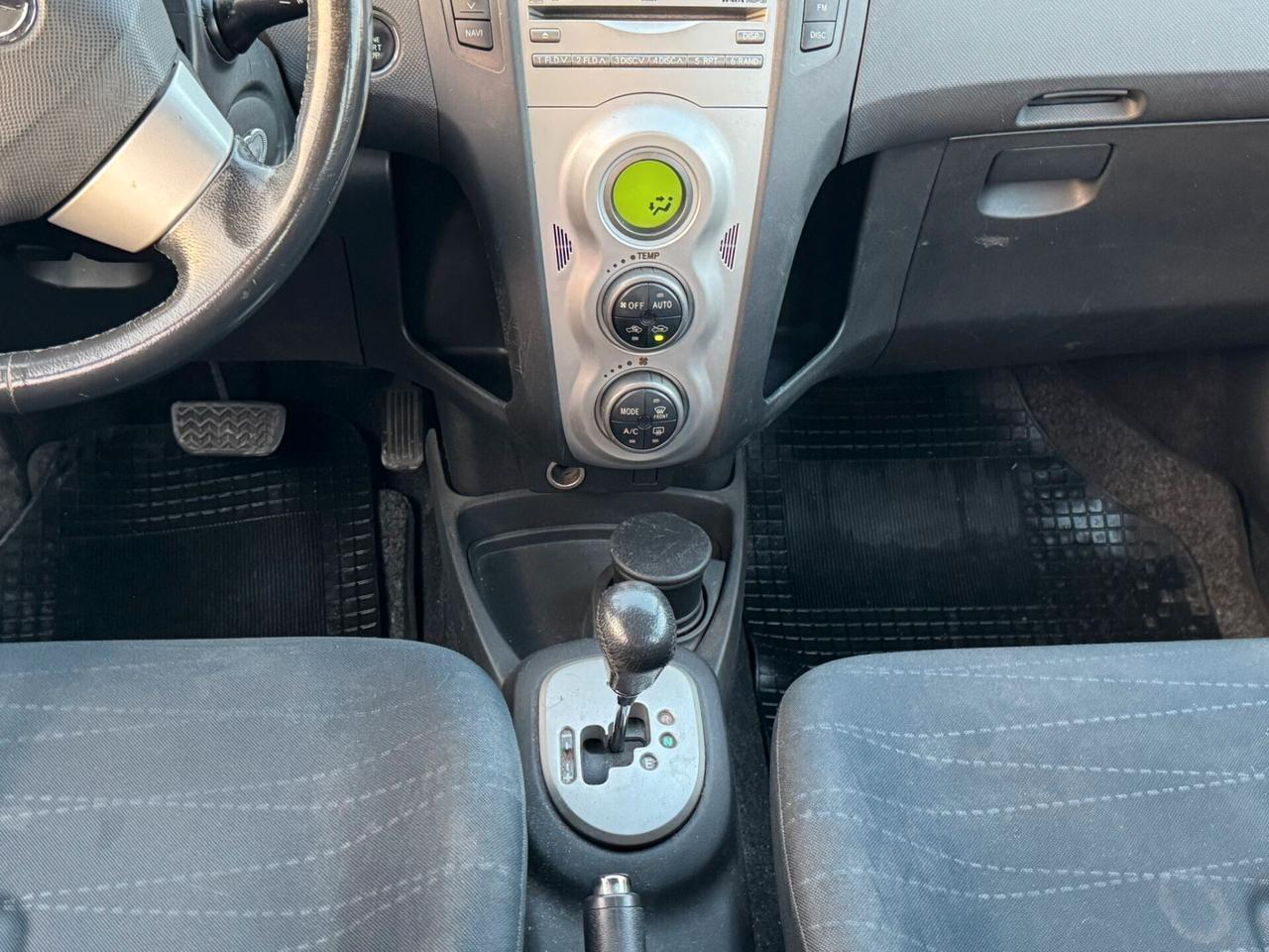 Toyota Yaris 1.4 5 porte M-MT Sol CAMBIO AUTOMATICO