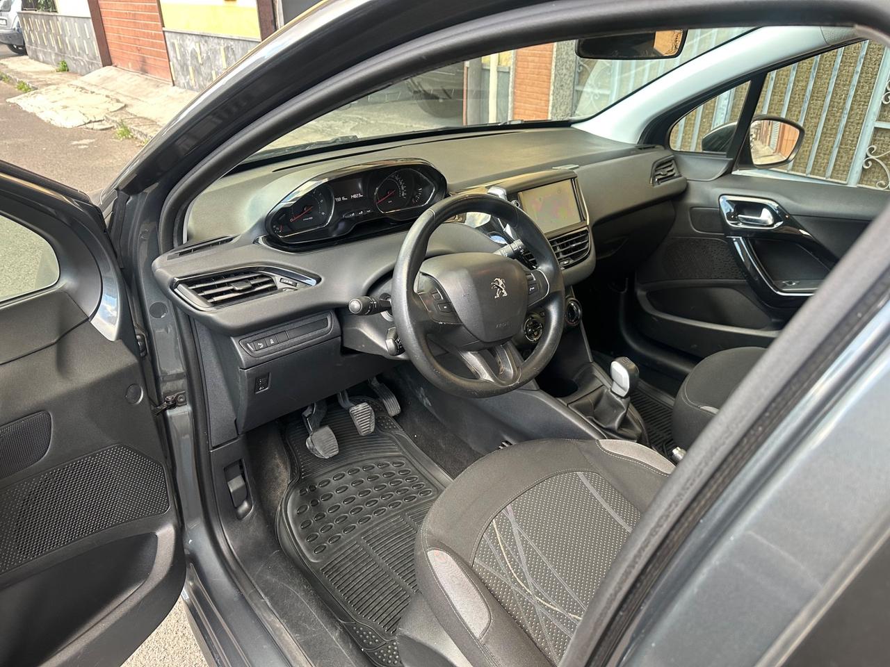 Peugeot 208 1.4 HDi 68 CV 5 porte Allure