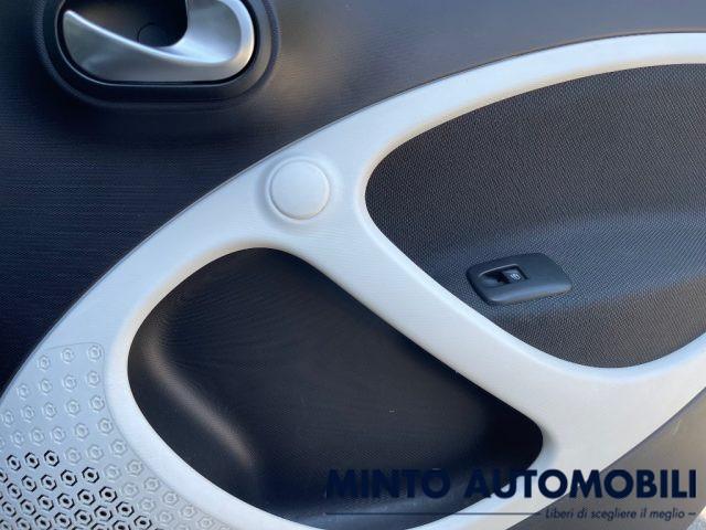 SMART ForFour 1.0 PASSION 71CV VOLANTE MULTIFUNZIONE BLUETOOTH