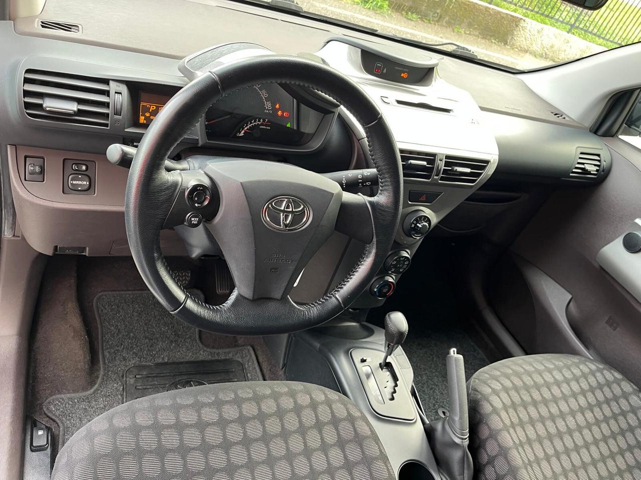 Toyota iQ 1.0