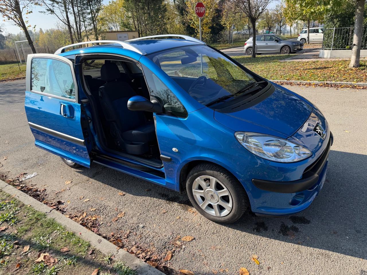 Peugeot 1007 1.4 Happy