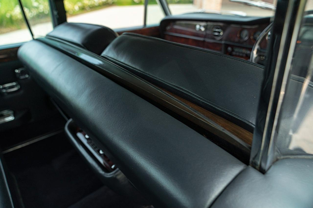Rolls Royce Silver Wraith - ROL00023