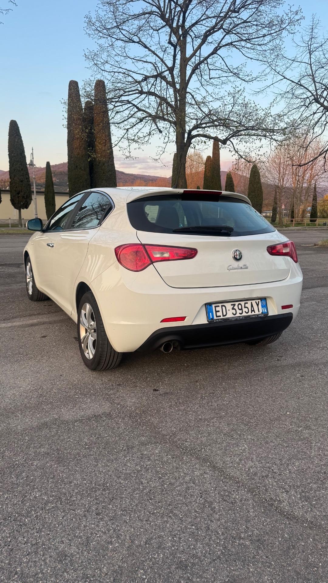 Alfa Romeo Giulietta 1.6 JTDm-2 Distinctive