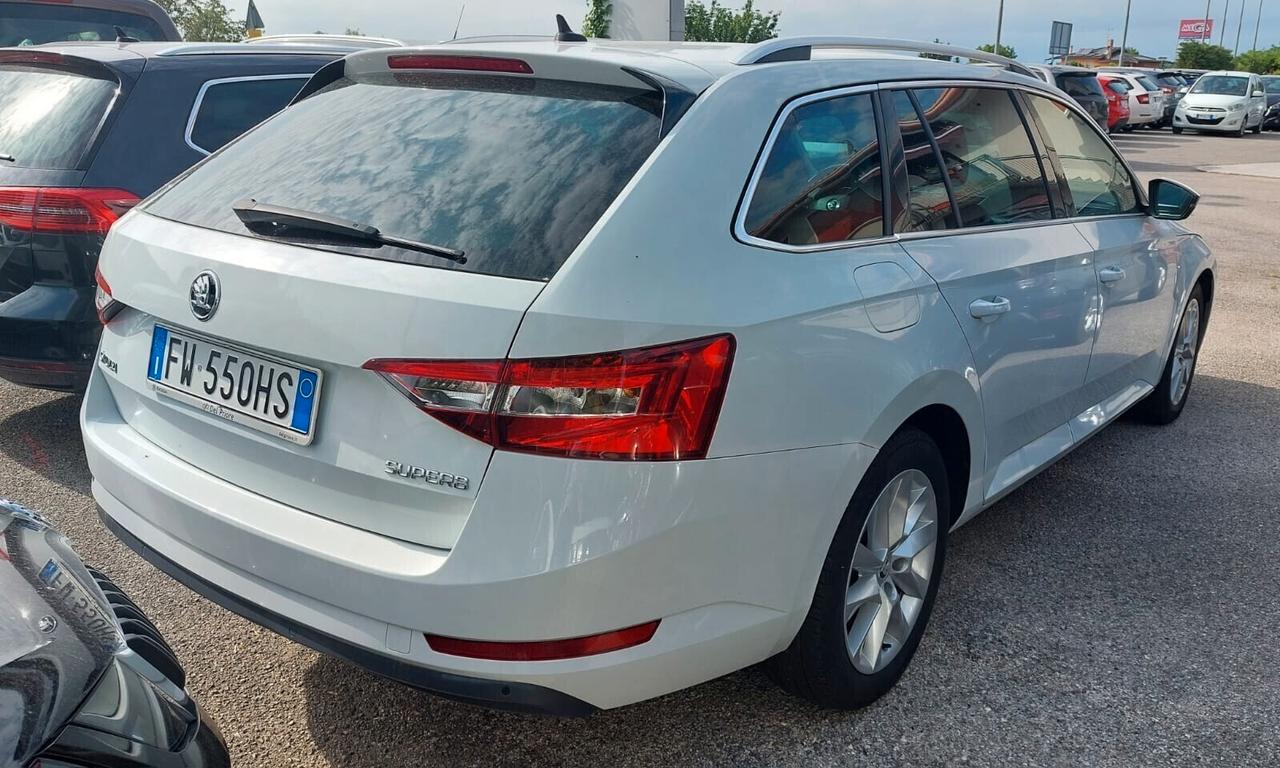 Skoda Superb 1.6 Cambio Automatico Neopatentati