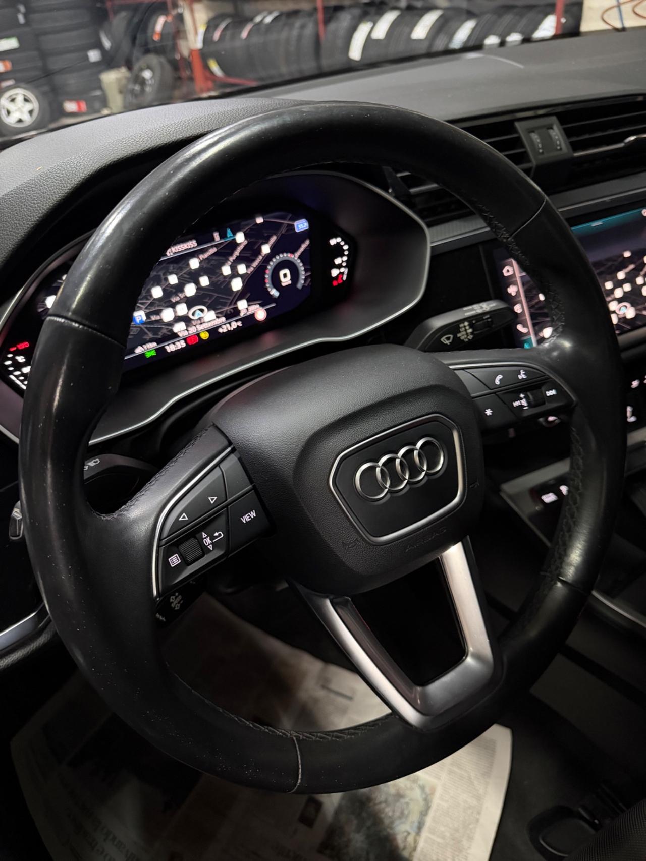 Audi Q3 35 TDI S tronic Identity Black