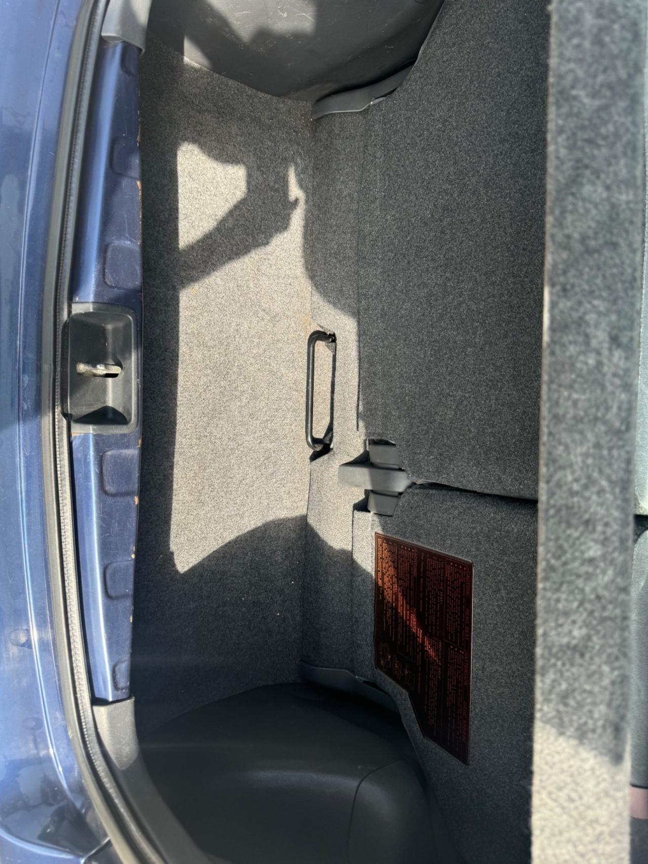 Toyota Yaris 1.0i 16V cat 5 porte Sol