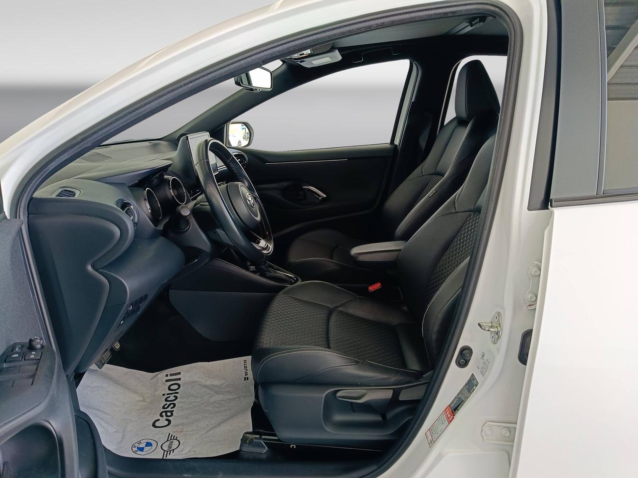 TOYOTA Yaris IV 2020 - Yaris 1.5h Lounge