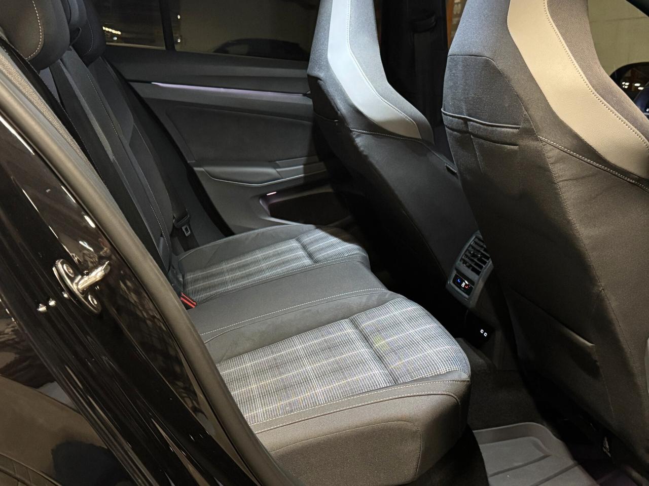 Volkswagen Golf VIII 2.0 tdi GTD 200cv dsg TETTO/MATRIX